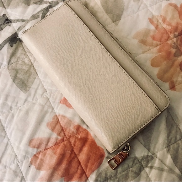 Coach Ivory Wallet - Picture 2 of 3